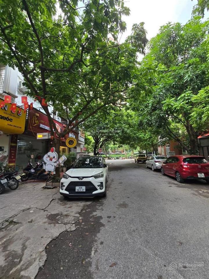 Ngộp bank giảm 3 tỷ!! liền kề việt kiều châu âu  mỗ lao  kinh doanh  view hồ điều hoà