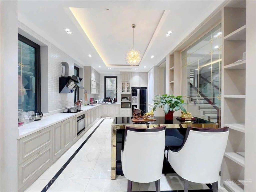 Hạ chào 6 tỷ!! bt làng việt kiều châu âu  vị trí kinh doanh cực sướng  dt 260m2 mt 15m