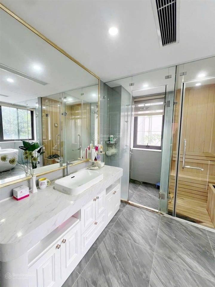 Hạ chào 6 tỷ!! bt làng việt kiều châu âu  vị trí kinh doanh cực sướng  dt 260m2 mt 15m