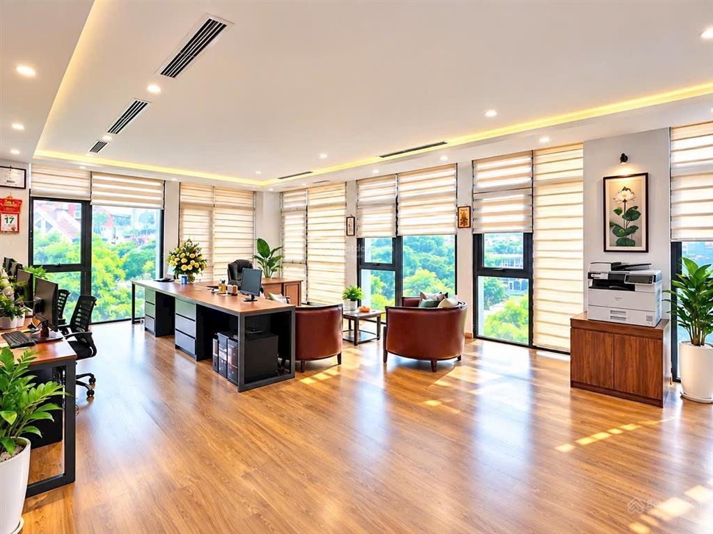 Siêu phẩm lô góc mặt phố nguyễn văn lộc  cho thuê 200tr/tháng, hoàn thiện thang máy nk.....