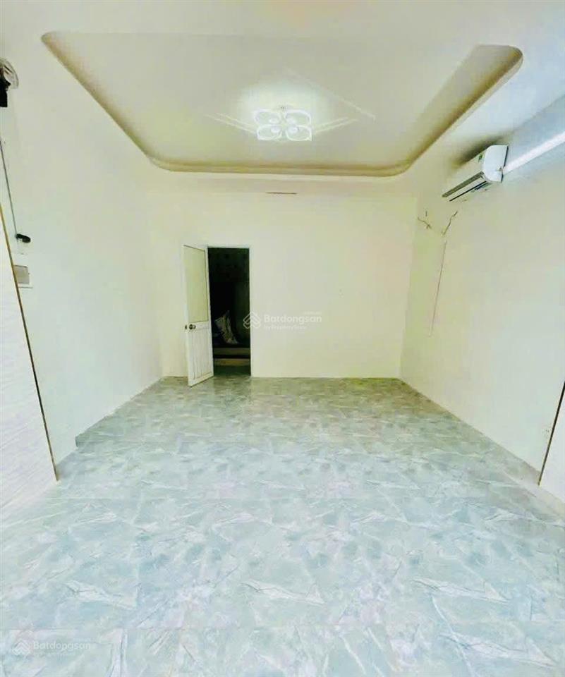 7,5 tỷ dt 76m2 (4mx19m), mặt tiền nguyễn duy cung, đường 9m, 2 tầng, có dòng tiền, sát emart