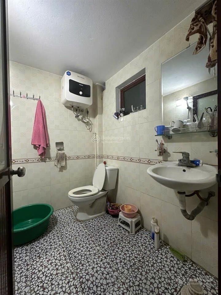 Cho thuê nhà 5 tầng 52m2 ngõ ô tô, gần hv tài chính, đh mỏ, bệnh viên phương đông.
