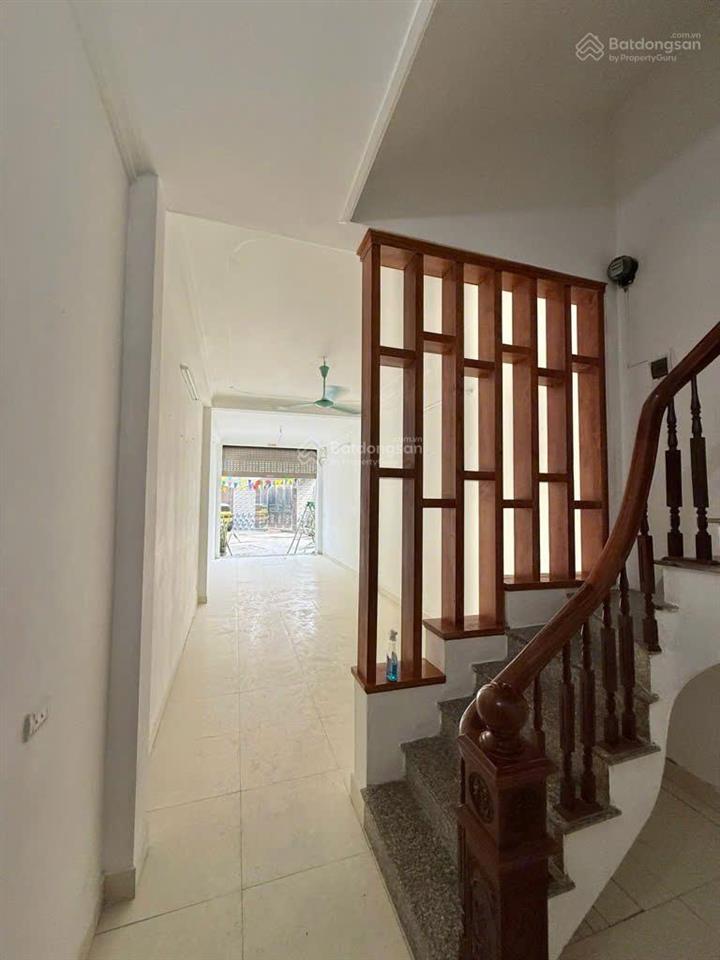 Cho thuê nhà 5 tầng 52m² ngõ ô tô, gần hv tài chính, đh mỏ, bệnh viện phương đông.