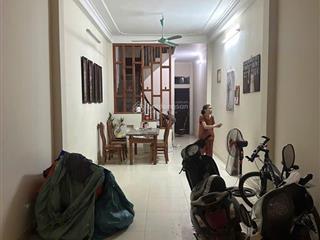 Cho thuê nhà 5 tầng 52m² ngõ ô tô, gần hv tài chính, đh mỏ, bệnh viện phương đông.