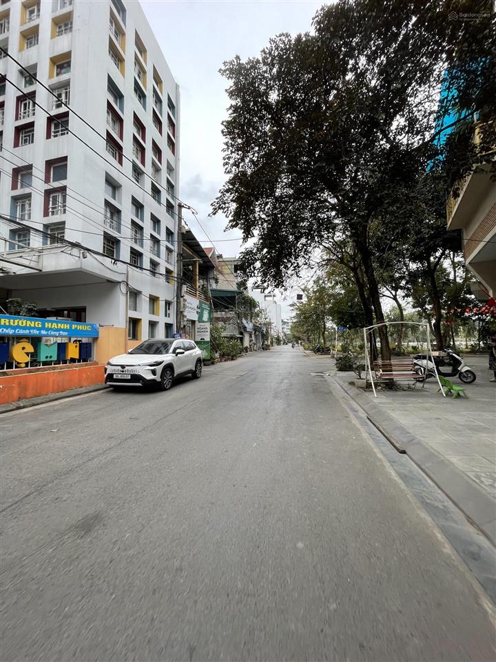 Bán đất thượng thanh, 61m2 đường to kinh doanh, cạnh hồ