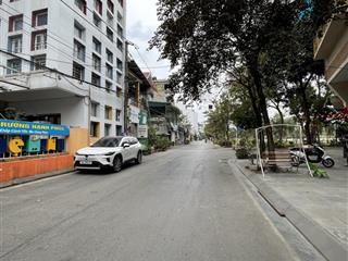 Bán đất thượng thanh, 61m2 đường to kinh doanh, cạnh hồ