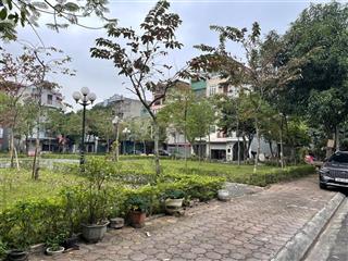 Bán đất tái định cư giang biên, 65m2 view vườn hoa hiếm, đẹp