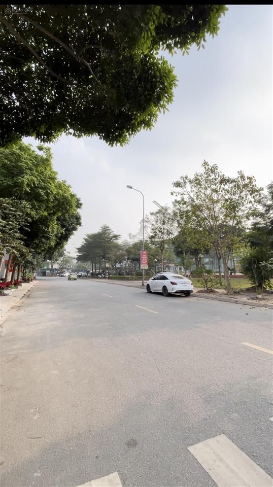 Bán đất tái định cư giang biên, 40m2 lô góc giá tốt