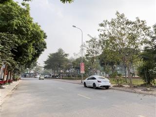 Bán đất tái định cư giang biên, 40m2 lô góc giá tốt