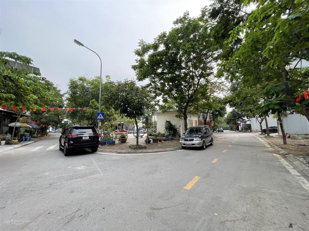 Bán đất đấu giá giang biên, khu vip, giá tốt