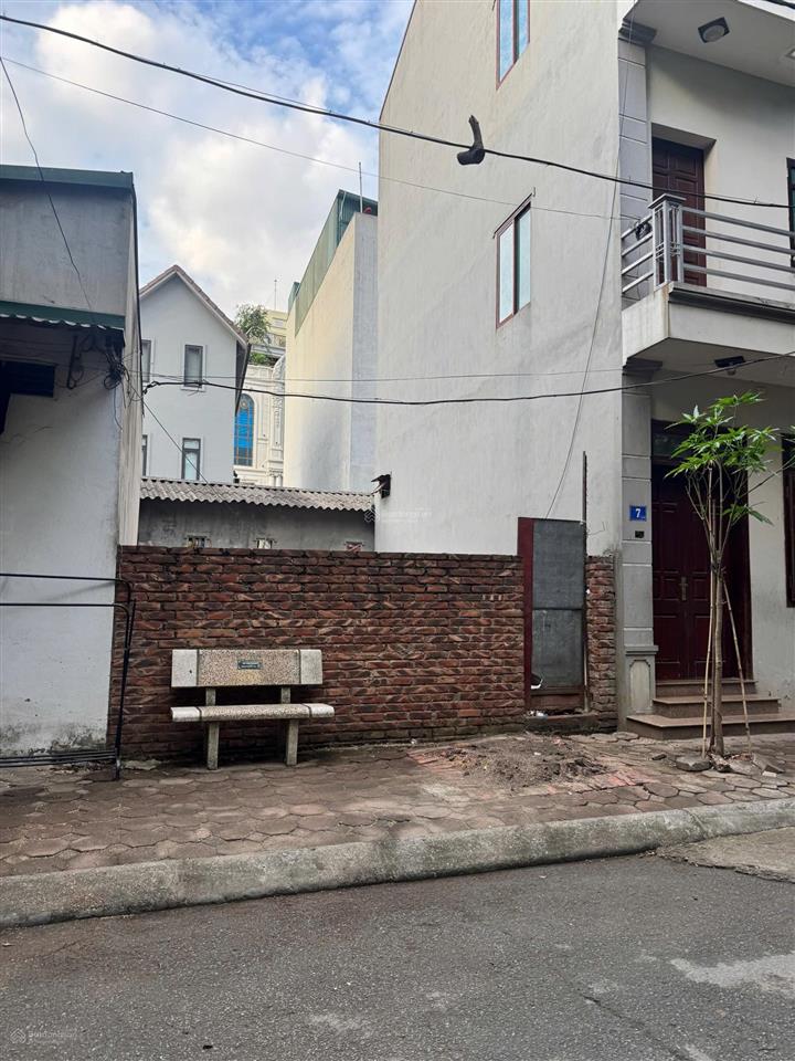 Chị chủ cần tiền bán gấp 40m2 đất tái định cư phúc lợi, gần hồ, không quy hoạch!
