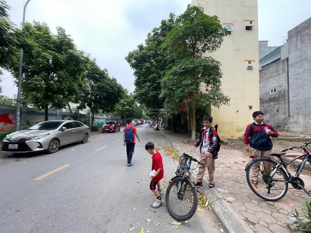 Bán đất phúc lợi, 82m2 trục chính đường to kinh doanh vỉa hè