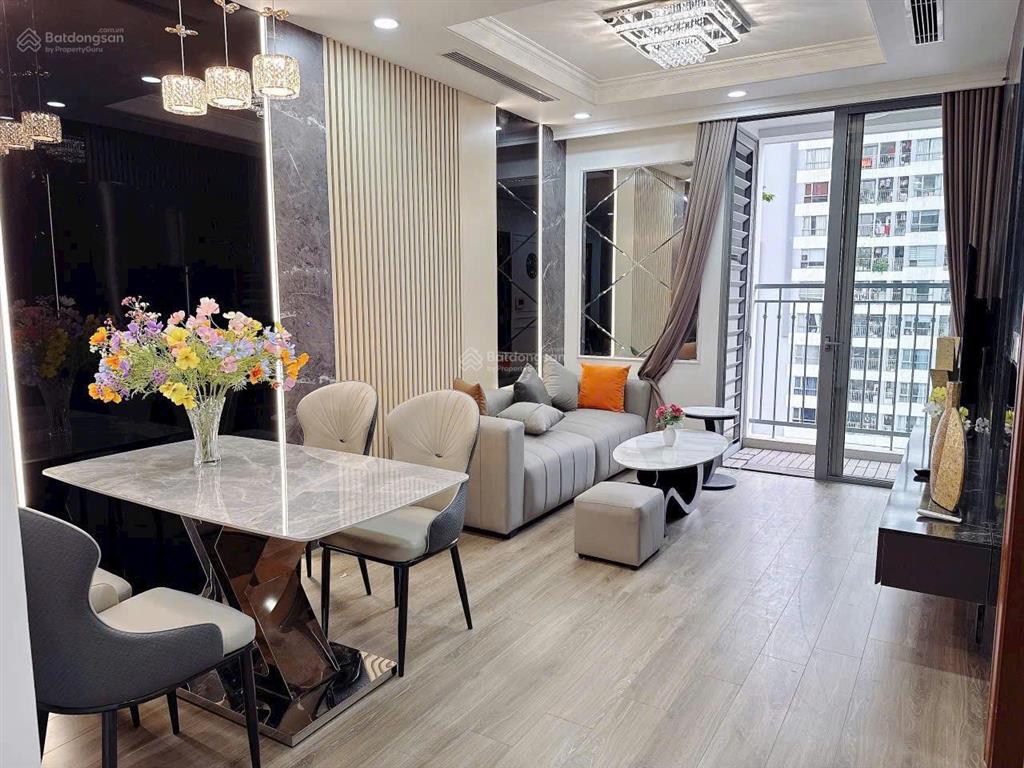 Chính chủ cần bán căn hộ 2 phòng ngủ p7 tầng cao view quản trường giá tốt