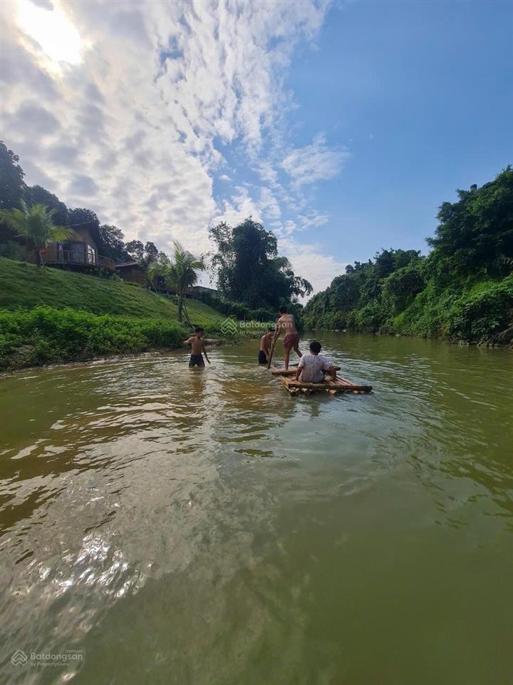 Cần bán homestay 1528m2 bám suối đang kinh doanh ổn định