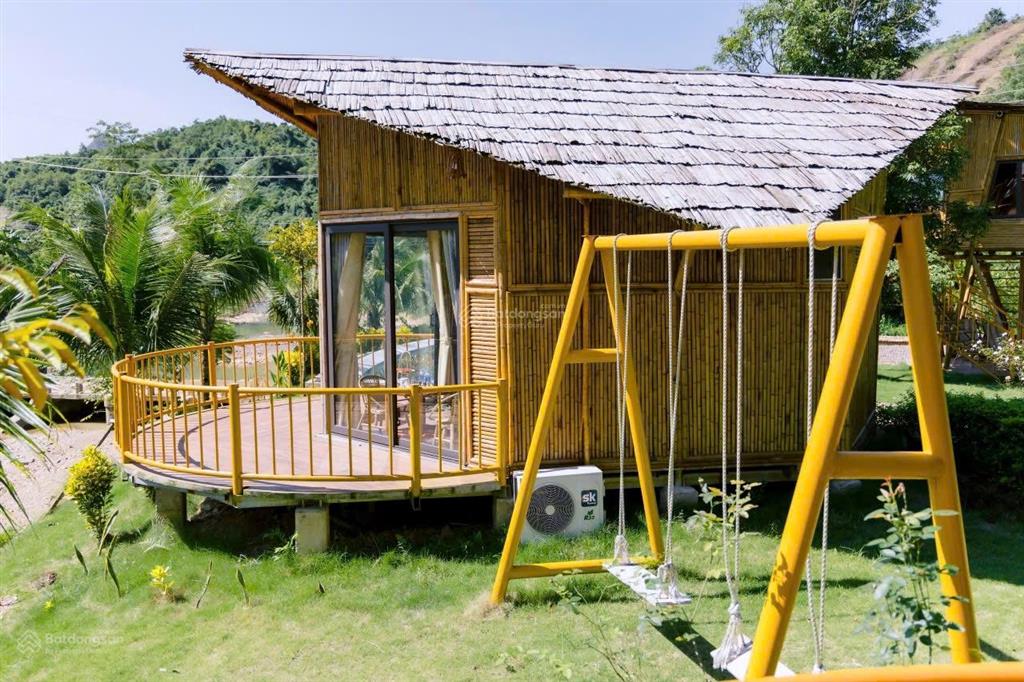 Cần bán homestay 1528m2 bám suối đang kinh doanh ổn định