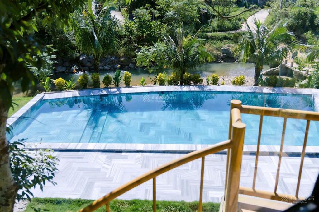 Cần bán homestay 1528m2 bám suối đang kinh doanh ổn định