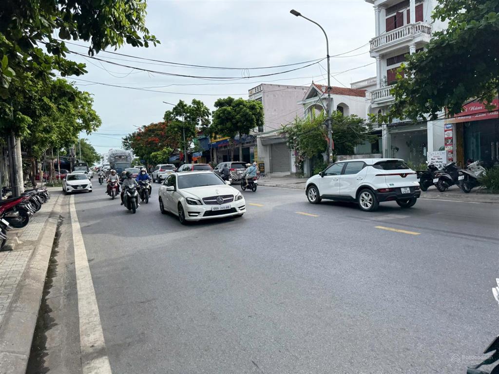 Gia đình không sử dụng. cần chuyển nhượng nhà 2 tầng mặt đường trần tất văn kiến an  hải phòng!