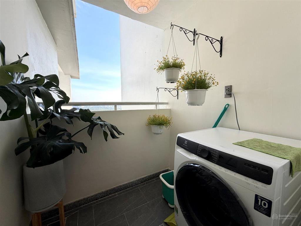Bán căn hộ dragon hill 1  119,5m2 (3pn + 2wc)  sổ hồng, view phú mỹ hưng, căn góc, decor đẹp