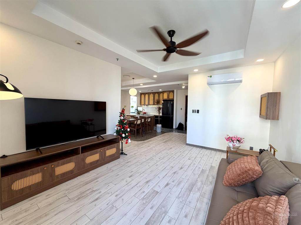 Bán căn hộ dragon hill 1  119,5m2 (3pn + 2wc)  sổ hồng, view phú mỹ hưng, căn góc, decor đẹp