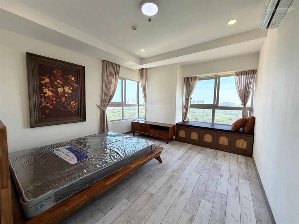 Bán căn hộ dragon hill 1  119,5m2 (3pn + 2wc)  sổ hồng, view phú mỹ hưng, căn góc, decor đẹp