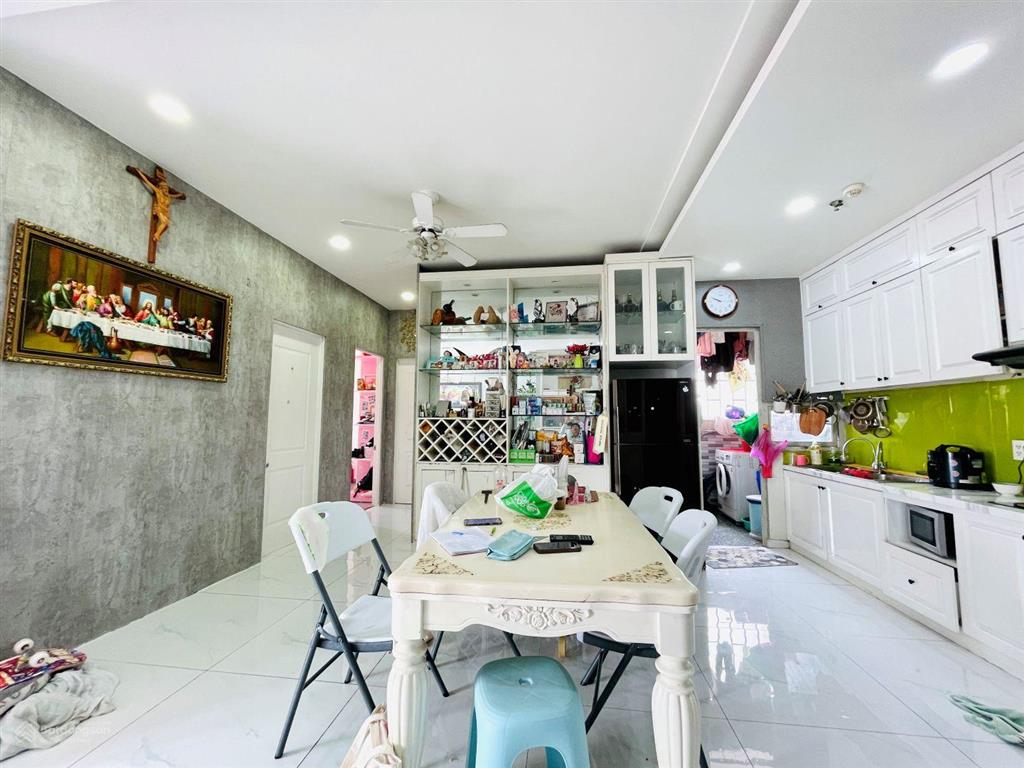 Căn góc vị trí đẹp nhất dragon hill 1  119,5m2 (3pn  2wc)  sổ hồng. trần cao. view phú mỹ hưng