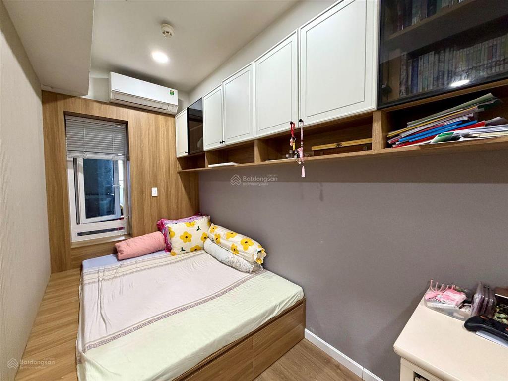 Cosmo city, nguyễn thị thập, q.7  121,7m (3pn+2wc+2 logia)  sổ hồng. căn góc. view trường việt úc