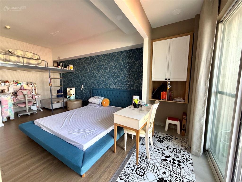 Cosmo city, nguyễn thị thập, q.7  121,7m (3pn+2wc+2 logia)  sổ hồng. căn góc. view trường việt úc