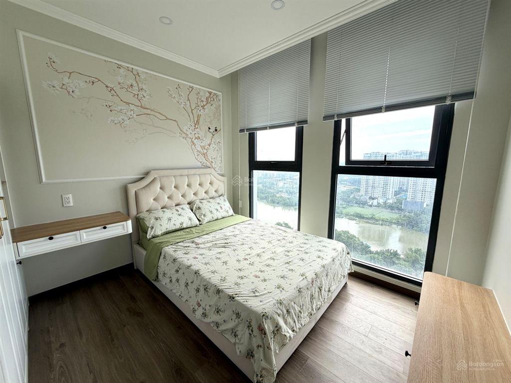 Cho thuê lavida plus (q. 7)  96m2 (3pn  2wc) căn góc  view toàn cảnh phú mỹ hưng. decor cao cấp