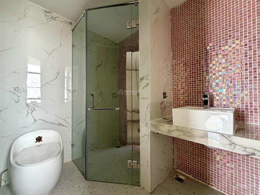Sunrise city (n), nguyễn hữu thọ, q.7  138,7m2 (3pn  2wc) căn góc  sổ hồng. view sông & biệt thự
