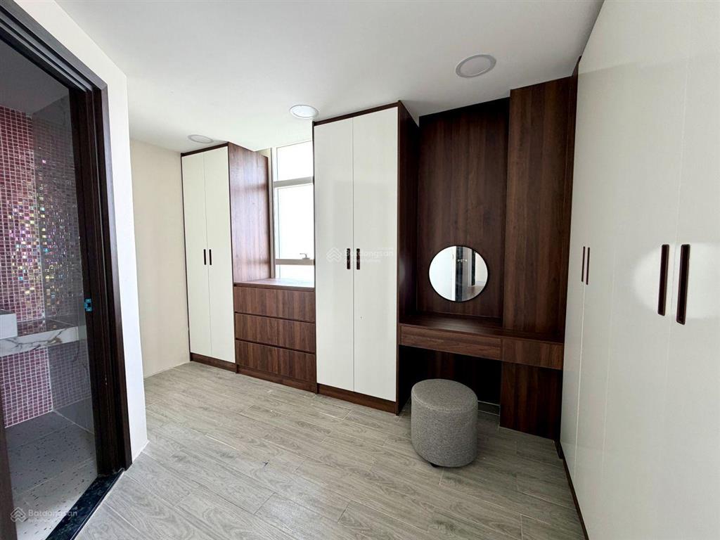 Sunrise city (n), nguyễn hữu thọ, q.7  138,7m2 (3pn  2wc) căn góc  sổ hồng. view sông & biệt thự