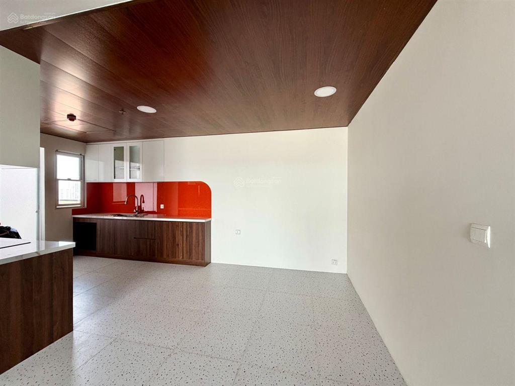 Sunrise city (n), nguyễn hữu thọ, q.7  138,7m2 (3pn  2wc) căn góc  sổ hồng. view sông & biệt thự