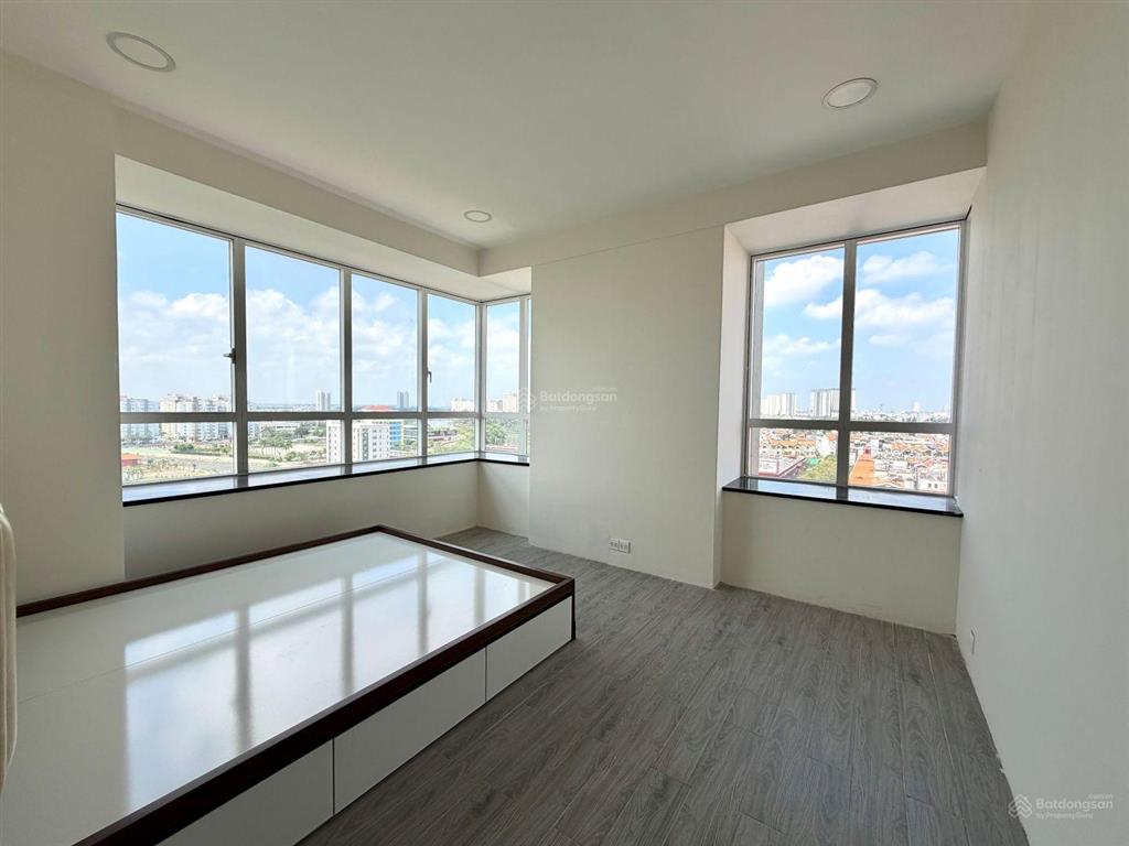 Sunrise city (n), nguyễn hữu thọ, q.7  138,7m2 (3pn  2wc) căn góc  sổ hồng. view sông & biệt thự