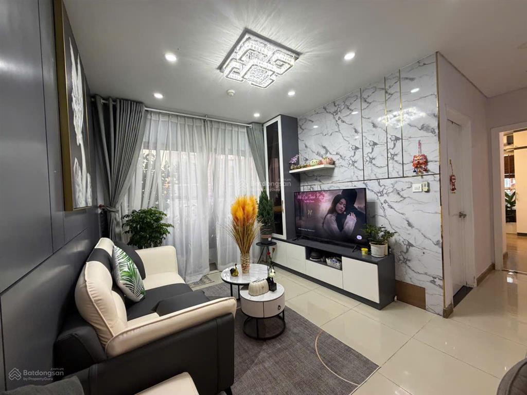 Bán căn hộ dragon hill 2  75m (2pn  2wc)  sổ hồng. nội thất đẹp. view hồ bơi.