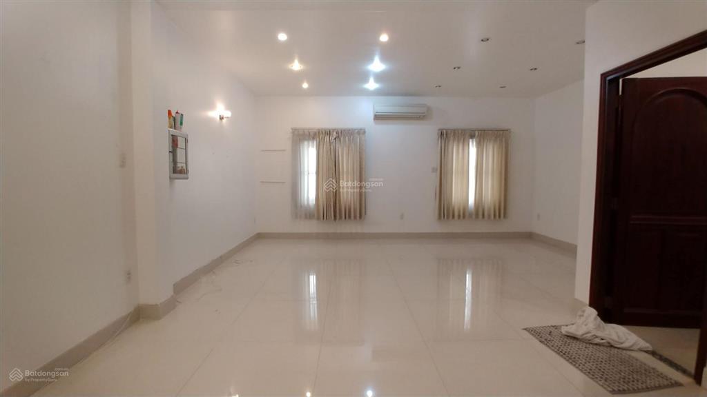 Bán nhà đường 5c, kdc trung sơn, bình hưng, bình chánh  120m (6x20)  4 tầng  đối diện trường học