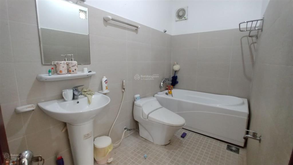 Bán nhà đường 5c, kdc trung sơn, bình hưng, bình chánh  120m (6x20)  4 tầng  đối diện trường học