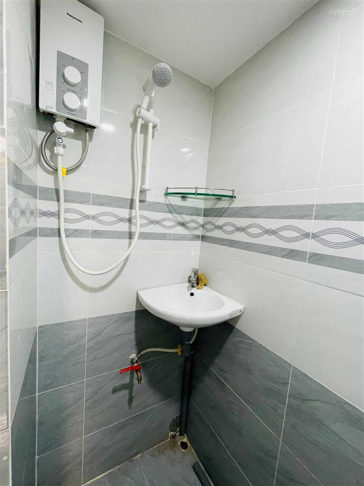 Bán cc nguyễn thiện thuật, q. 3  lầu 1  dt 35,6m (3,5 x 12,3)  sổ hồng  đầy đủ nội thất