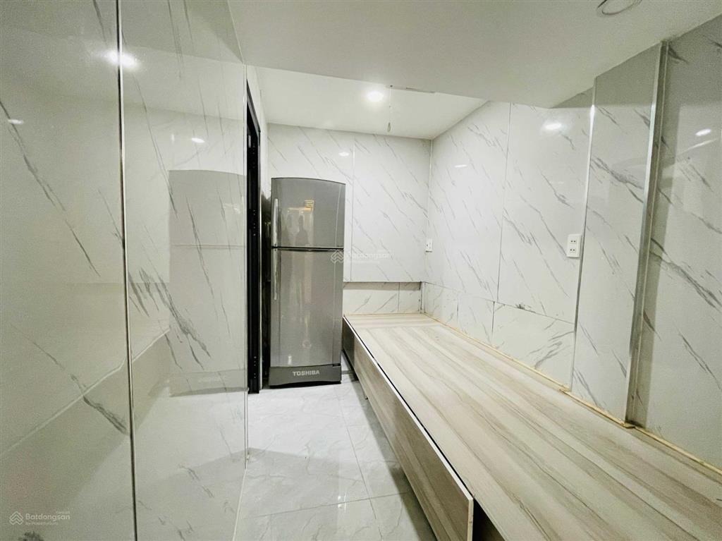 Bán cc nguyễn thiện thuật, q. 3  lầu 1  dt 35,6m (3,5 x 12,3)  sổ hồng  đầy đủ nội thất