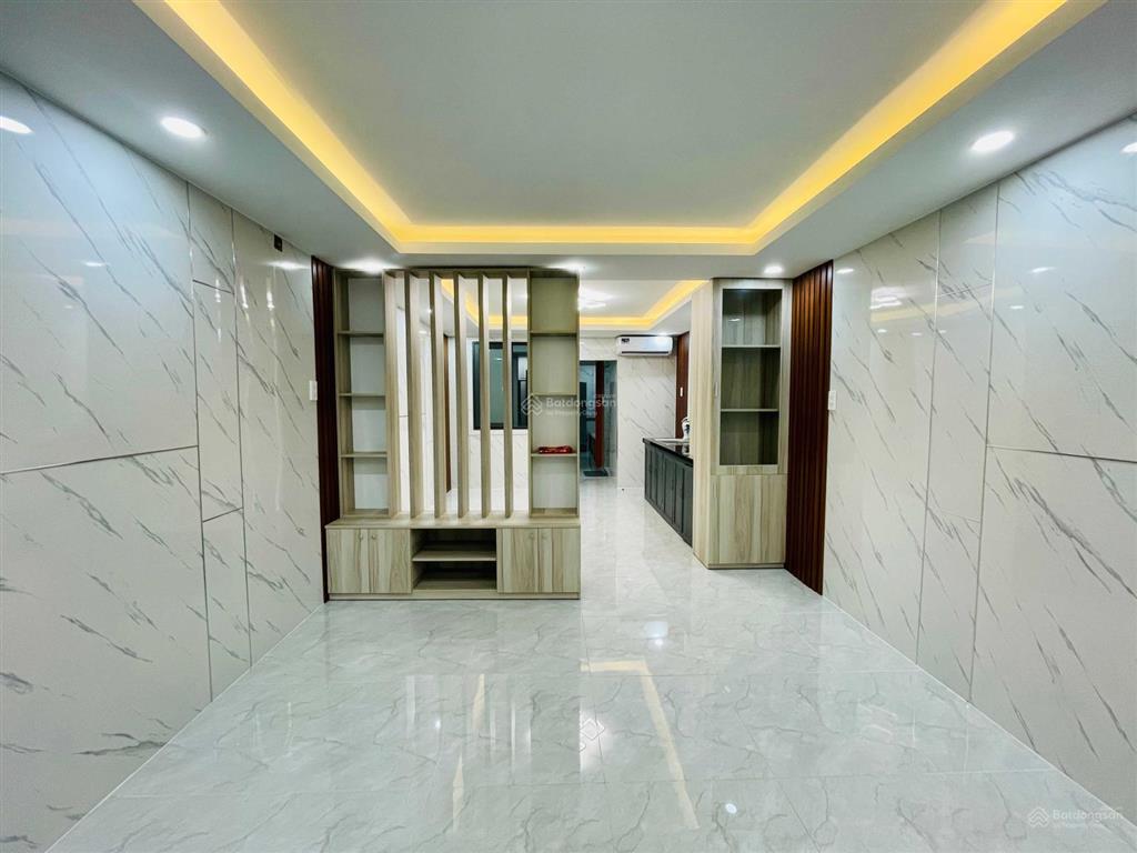 Bán cc nguyễn thiện thuật, q. 3  lầu 1  dt 35,6m (3,5 x 12,3)  sổ hồng  đầy đủ nội thất