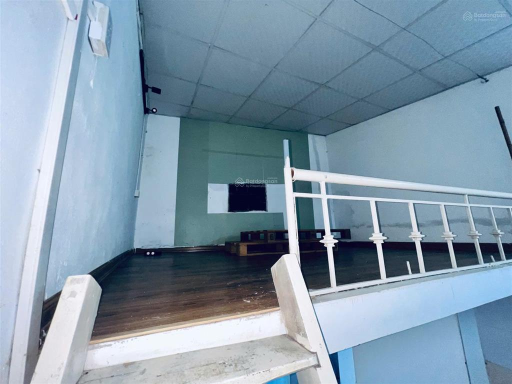 Cho thuê nhà có sân vườn 2 phòng, 1 gác xép, 35m2, 4,5 triệu, ngõ 269 lạc long quân, tây hồ
