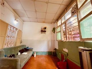 Cho thuê nhà có sân vườn 2 phòng, 1 gác xép, 35m2, 4,5 triệu, ngõ 269 lạc long quân, tây hồ