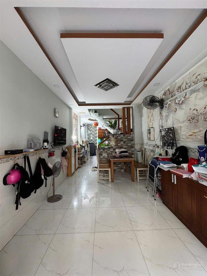 Bán gấp nhà hxh 1 trục phan huy ích. gần trường chinh. dt 35m2, chỉ 3tỷ 990. nhà còn mới ở ngay.