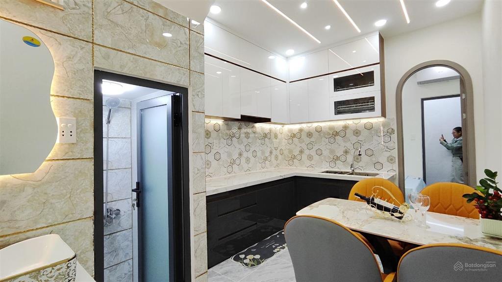 Nhà đẹp full nội thất gần bên kcn tân bình, 2tầng 3pn, hẽm xe hơi, p15, tân bình. chỉ 5tỷ220