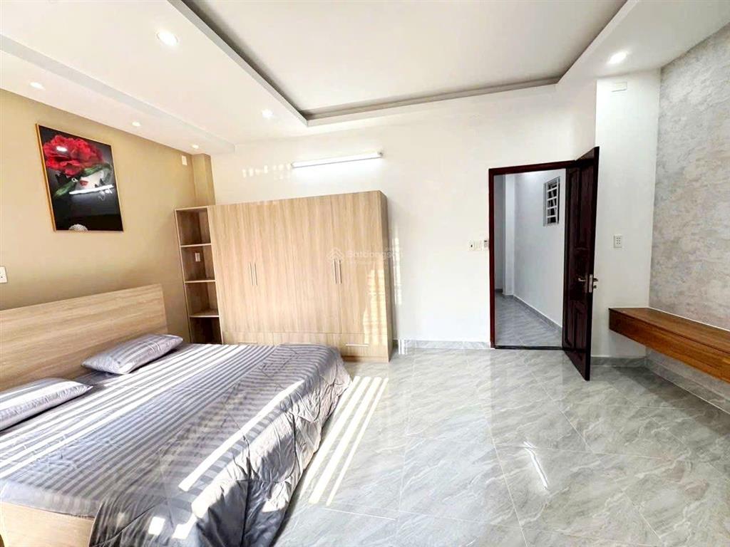 Bán căn nhà đẹp gần cv làng hoa gò vấp. dt 53m²,xd 3tầng, chỉ 5tỷ 350, gần mặt tiền đường số 4.