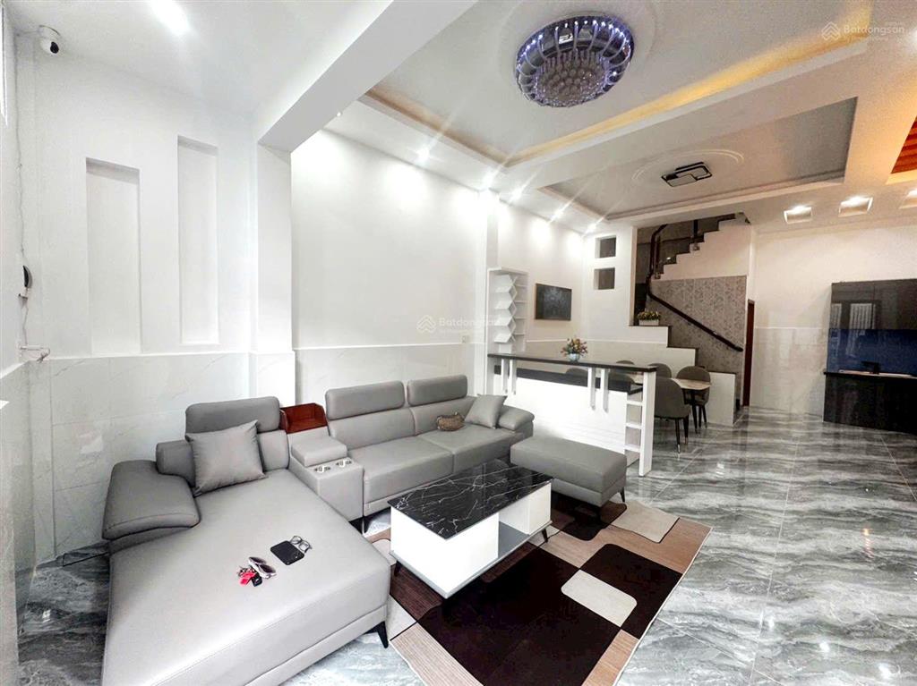 Bán căn nhà đẹp gần cv làng hoa gò vấp. dt 53m²,xd 3tầng, chỉ 5tỷ 350, gần mặt tiền đường số 4.