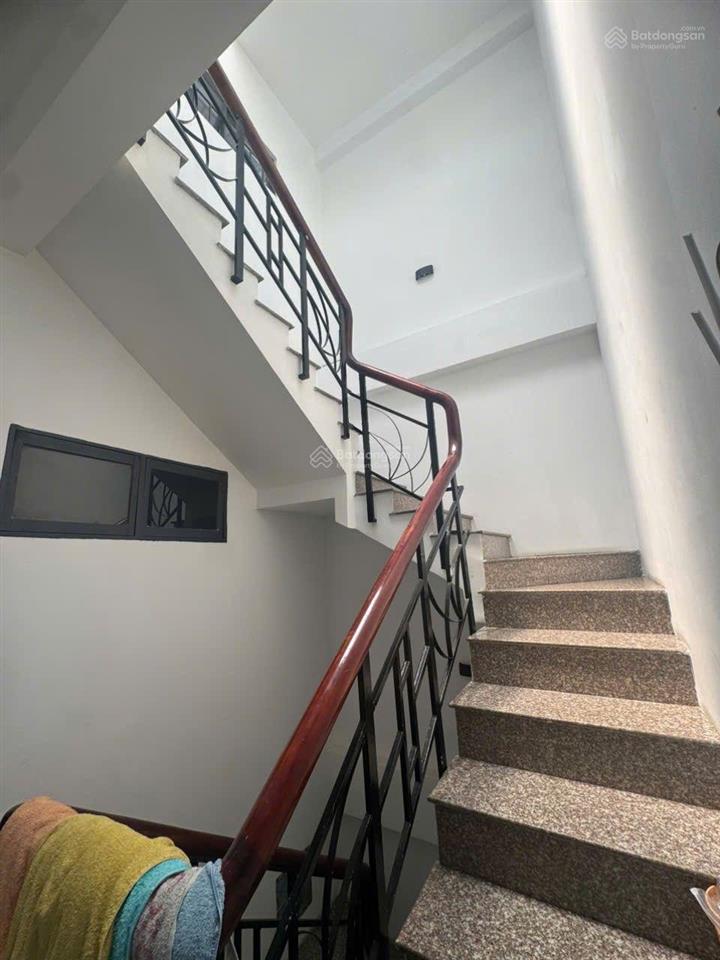 Chủ cần bán gấp nhà 3 tầng gần chợ tân sơn, trần thị trọng, p15, tân bình. dt 50m2, chỉ 5tỷ4 còn tl