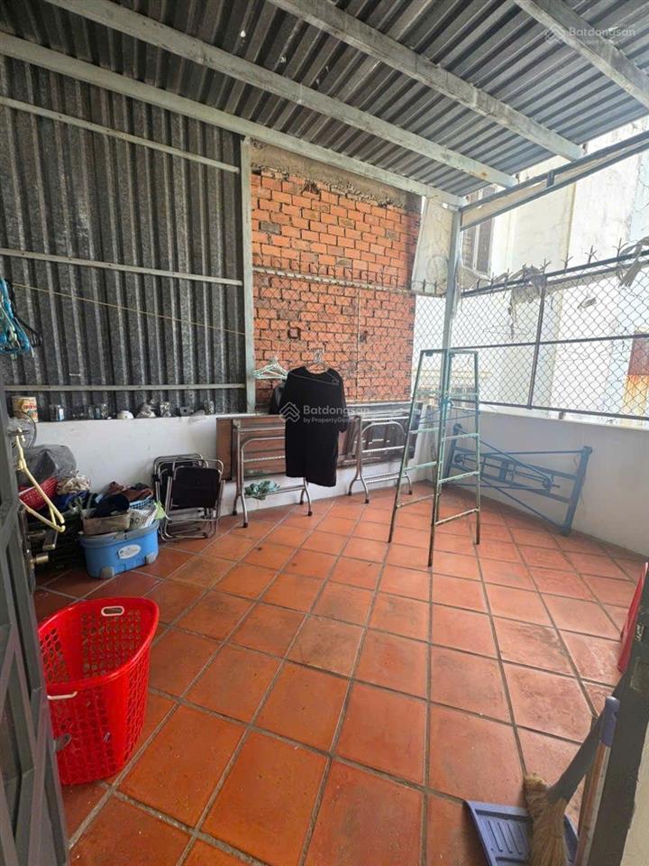 Chủ cần bán gấp nhà 3 tầng gần chợ tân sơn, trần thị trọng, p15, tân bình. dt 50m2, chỉ 5tỷ4 còn tl