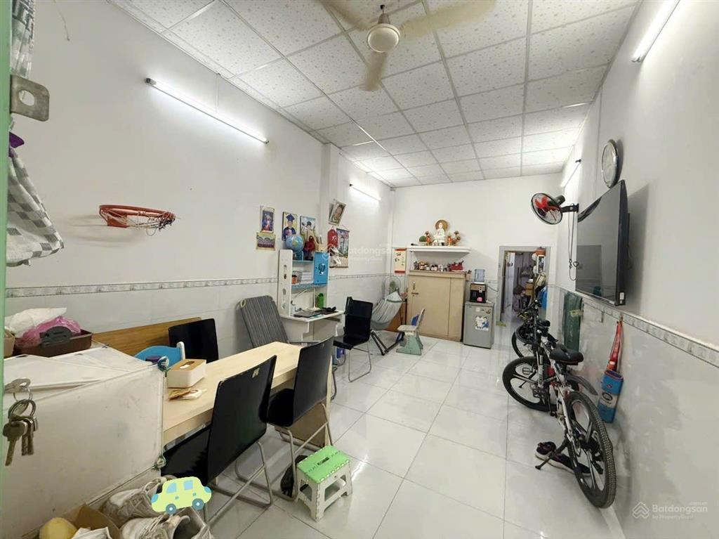 Nhà 2 tầng gần sân bay, dt 40m2, ngay ngã 6. gần mặt tiền quang trung p10 gò vấp. chỉ 3tỷ870 tl