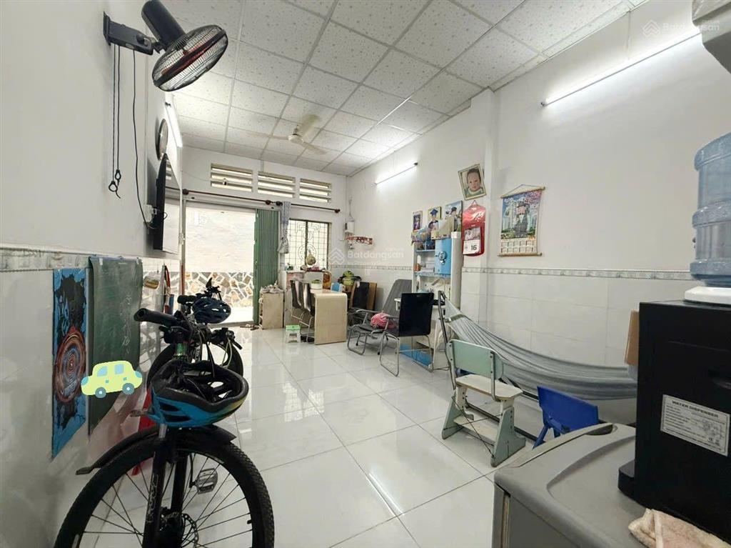 Nhà 2 tầng gần sân bay, dt 40m2, ngay ngã 6. gần mặt tiền quang trung p10 gò vấp. chỉ 3tỷ870 tl