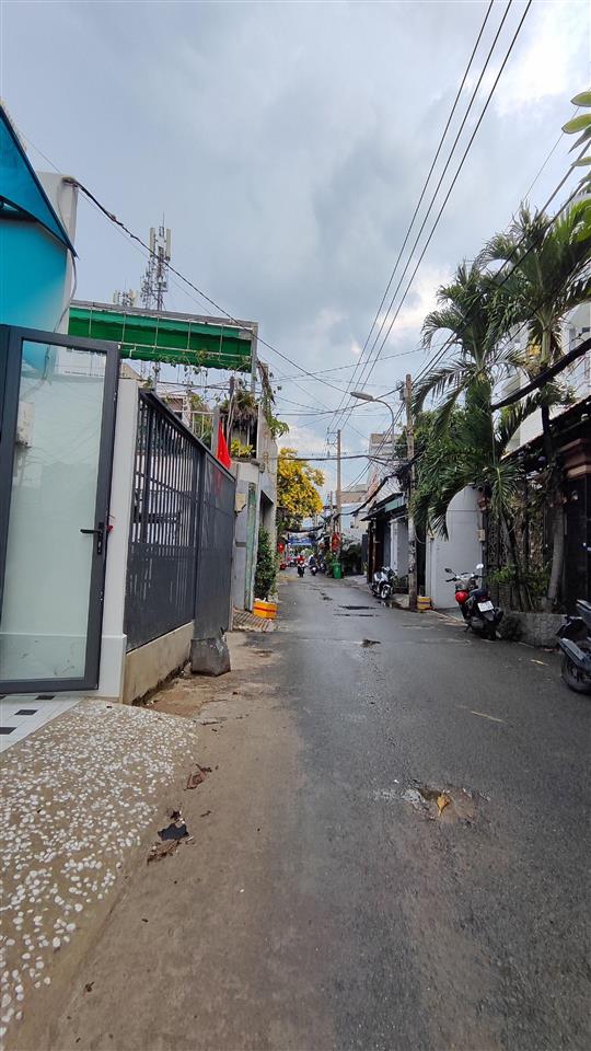 Nhà 2 tầng hxh  70,6m2 sát mặt tiền phan huy ích p12 gò vấp, ngay emart. chỉ 5tỷ980 thương lượng