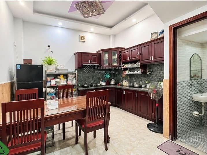 Nhà 3 tầng hẻm xe hơi thông  60m2  nguyễn văn khối p9 gò vấp  chỉ 6 tỷ  tiện ích đầy đủ.